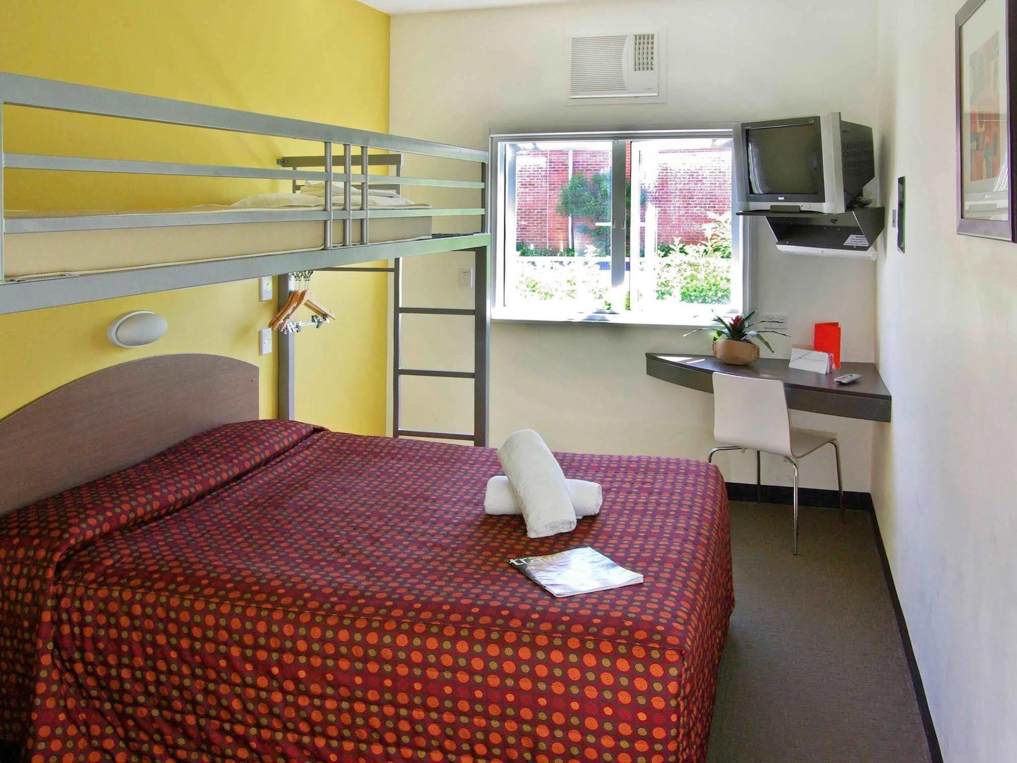 Ibis Budget Perth Airport Exterior photo